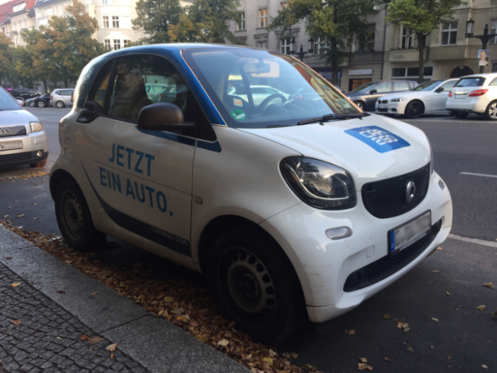 Lohnt sich das eigene Auto? Ein Carsharing Auto als Symbolbild